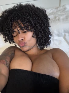 Check ya inbox sending you a nude now