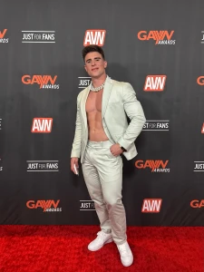 Had a a blast at the gayvn awards show in vegas how do you like my red part 1