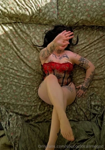 Oh the angles i m gonna get with my phone on the ceiling part 2