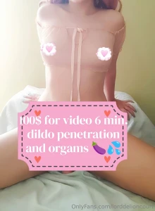 Mi primera vez usando un dildo y lo grabo esta es la primera parte del