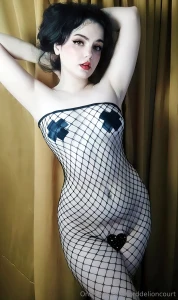 Mujerzuela se abre a ti fotos de mi pussy y ano s no es fake 100 real