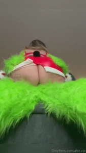 Grinch told me i ve been a very naughty girl i wanted his cock in my