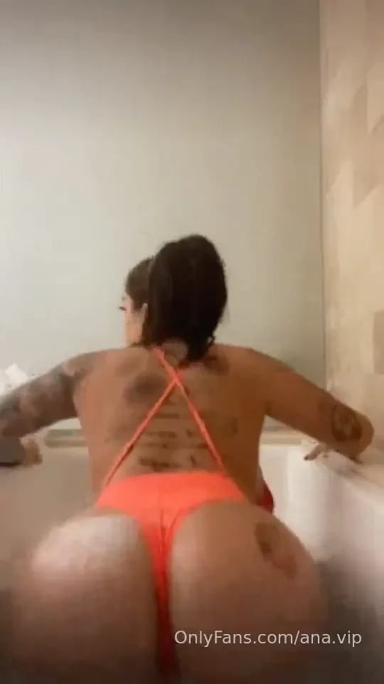 Ugh i had my pussy pressed so fkn hard against these jets in the tub i 