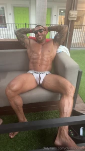 Wardrobe malfunction in 3 2 1 part 1