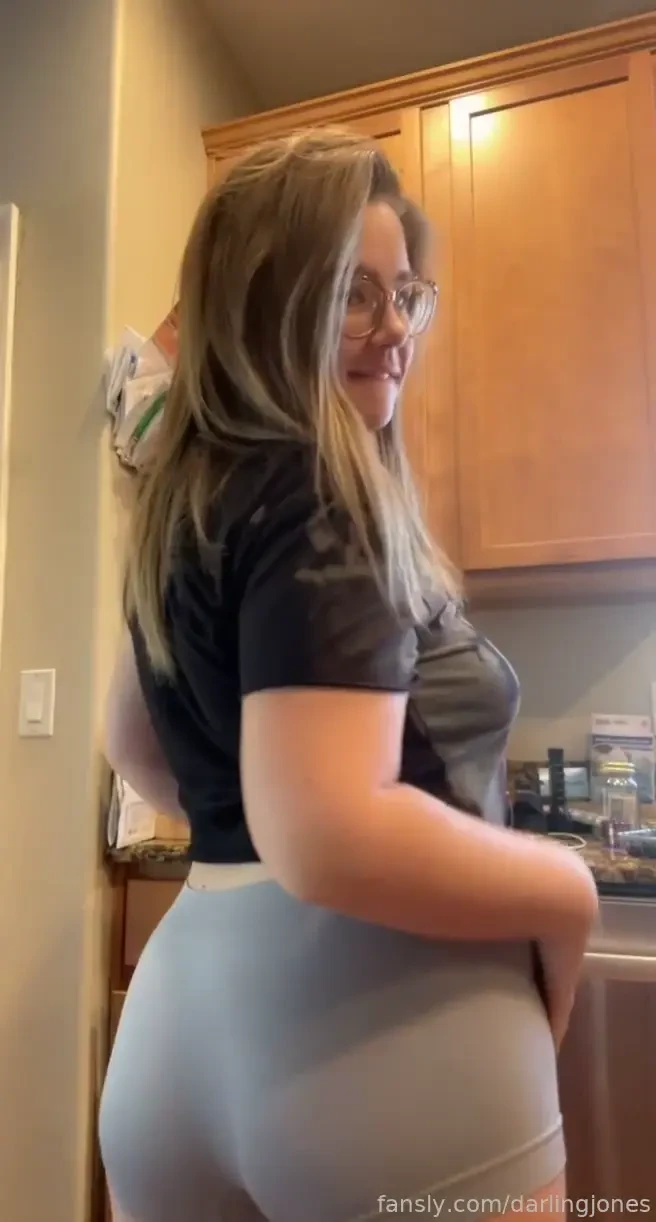 Good morning from my ass to you heheh cum eat it follow me for more 