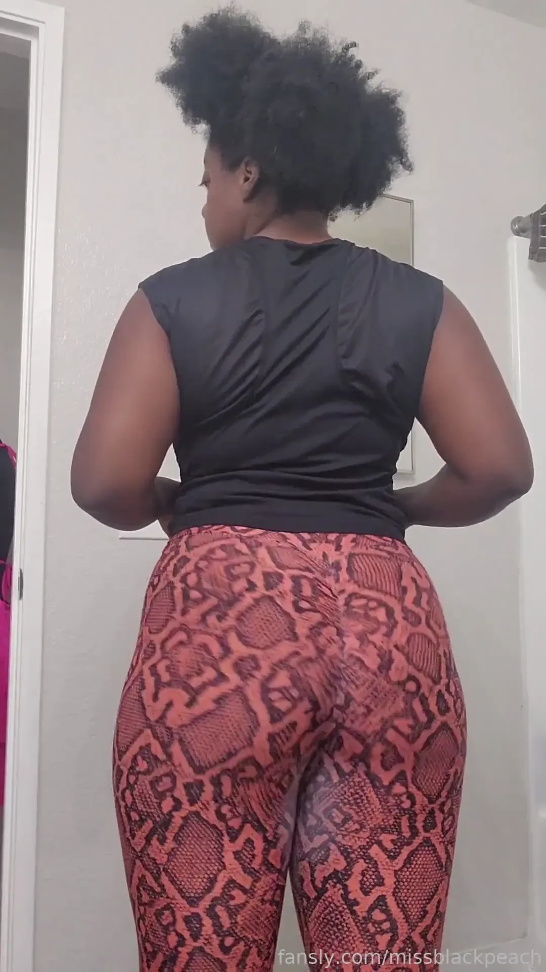 Happy hump day y all humpday bigbutt bigass bubblebutt ebony 