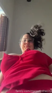Face sitting you into it facesitting pussy over40 chubby giantess
