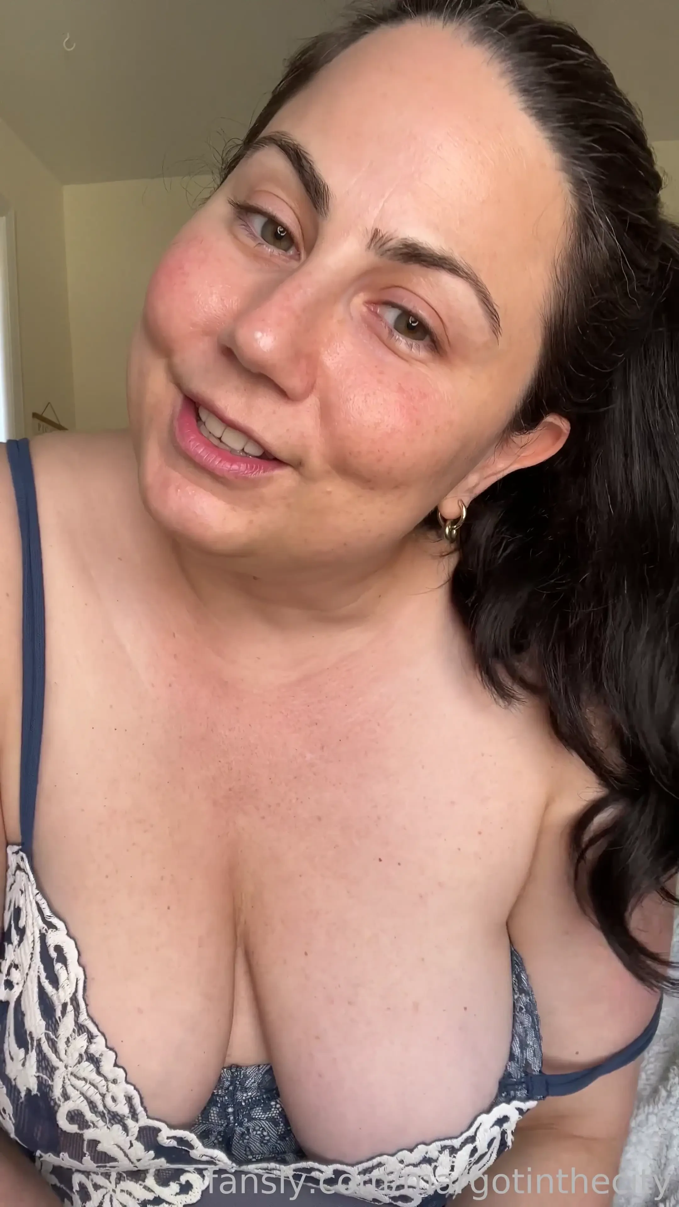 Over40 lingerie darkhair chubby 