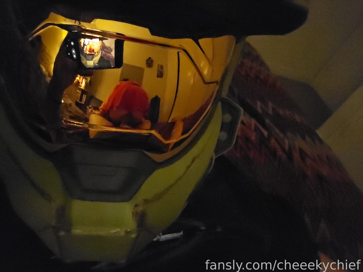 Peeking from under the skirt 