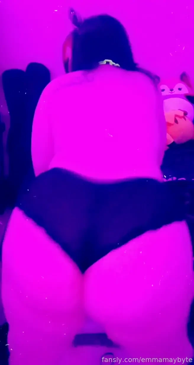 Watch me use my paddle on my thick ass and finger my gushing pussy and part 4 