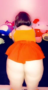 Watch velma fuck herself and pics of her big tits