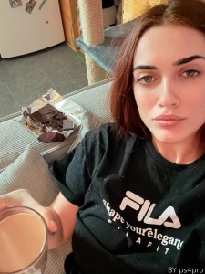 I just woke up and i m drinking my first coffee with dark chocolate do