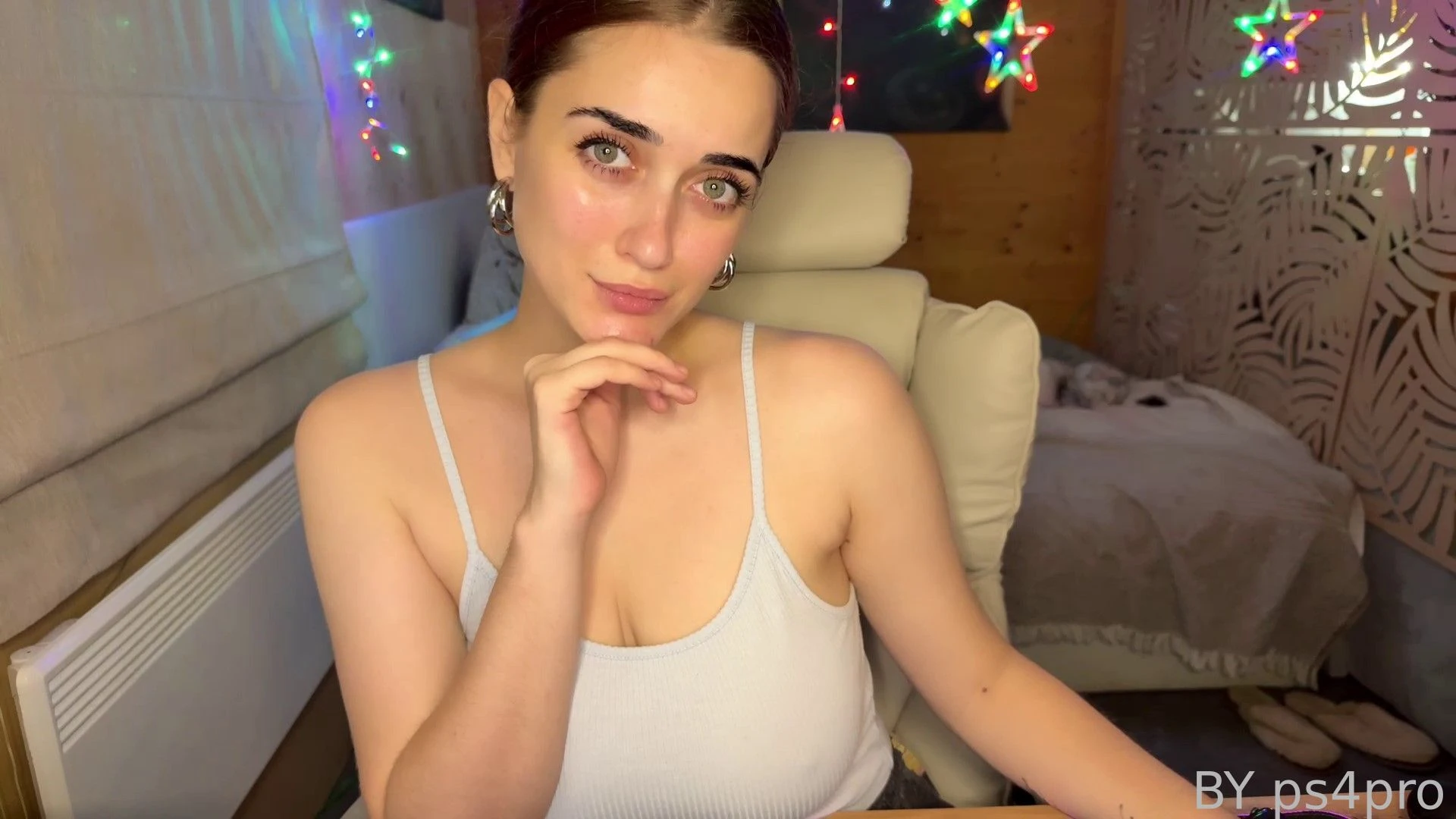 Good morning cutie starting my monday with a little cozy time at my 