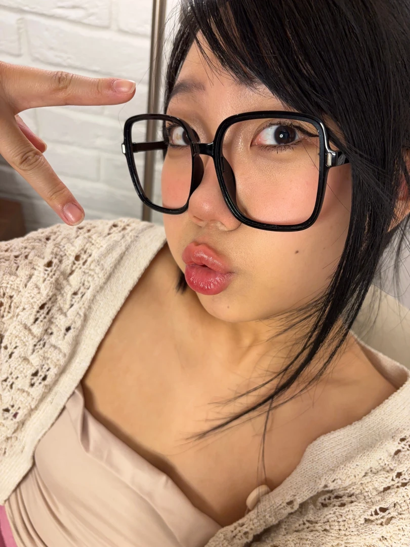 Sending kisses fyp asian babyface cutie petite sexy 
