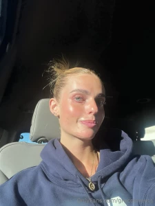 But first let me take a selfie part 2