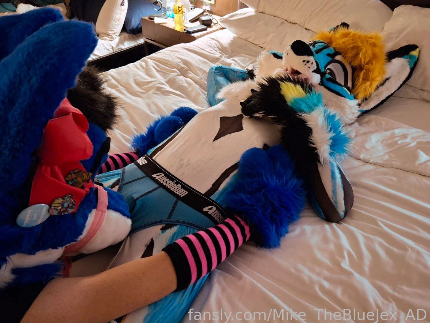 Some more fursuit bedroom photos from the tff photoshoot with part 17 