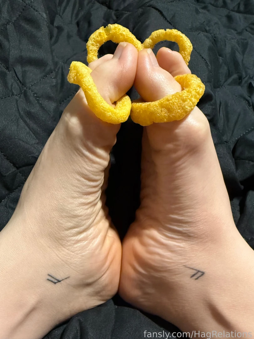 Wtf wednesday today i decided eating with my hands would be too basic part 2 