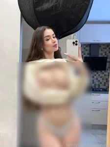 A lil set to treat you to my curves during the shoot btw i ve actually