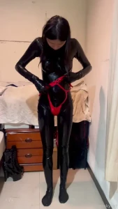 2025 01 03 part1 trying on the restraint accessories i bought from