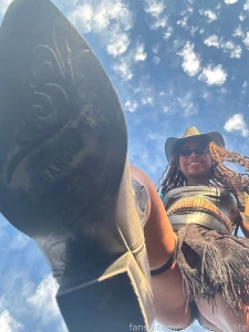 I heard you like being stepped on