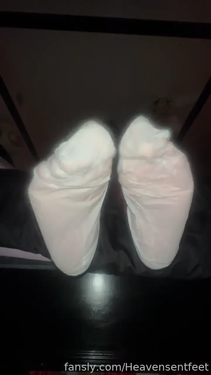 Sweaty sweaty sweaty sweaty feet 