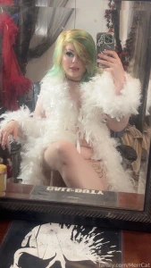 Red or white part 25