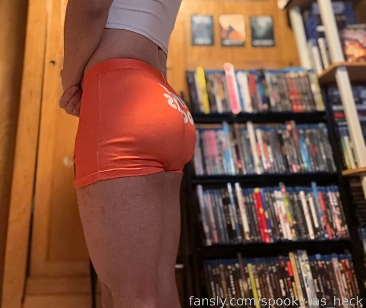 I m not a fan of wearing bright colors 