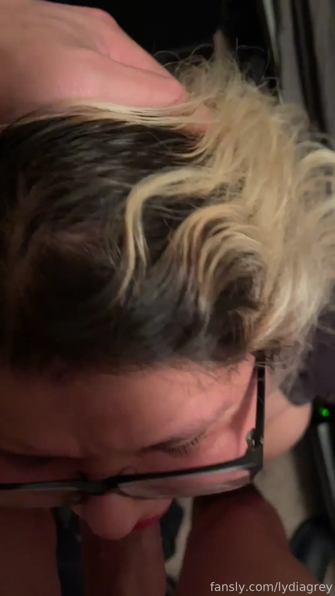 Carmelsensation love the lipstick on his cock cocksucker blowjob 