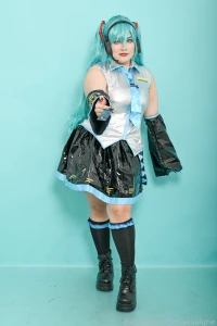 Miku s here to sing you filthy lullabies kept my cute little miku