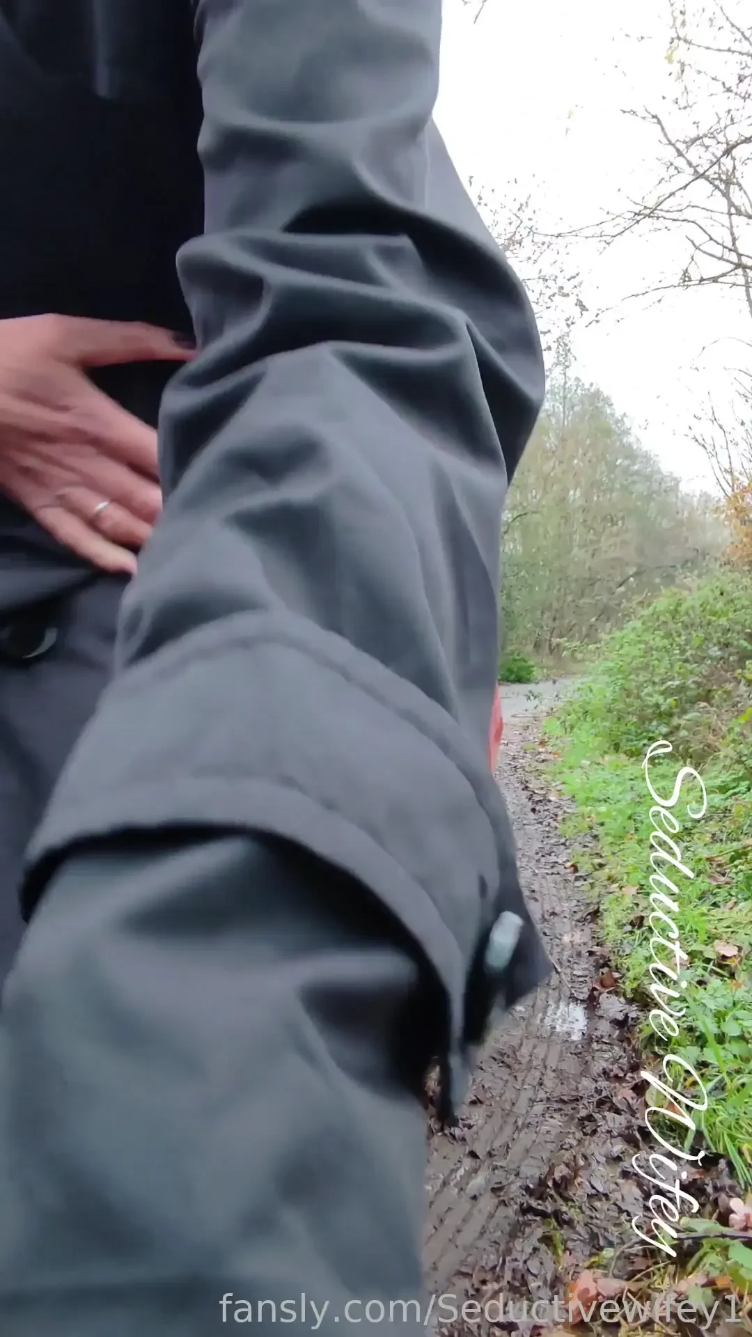 Casually going for a pee until the end exhibitionist publicpee public part 1 