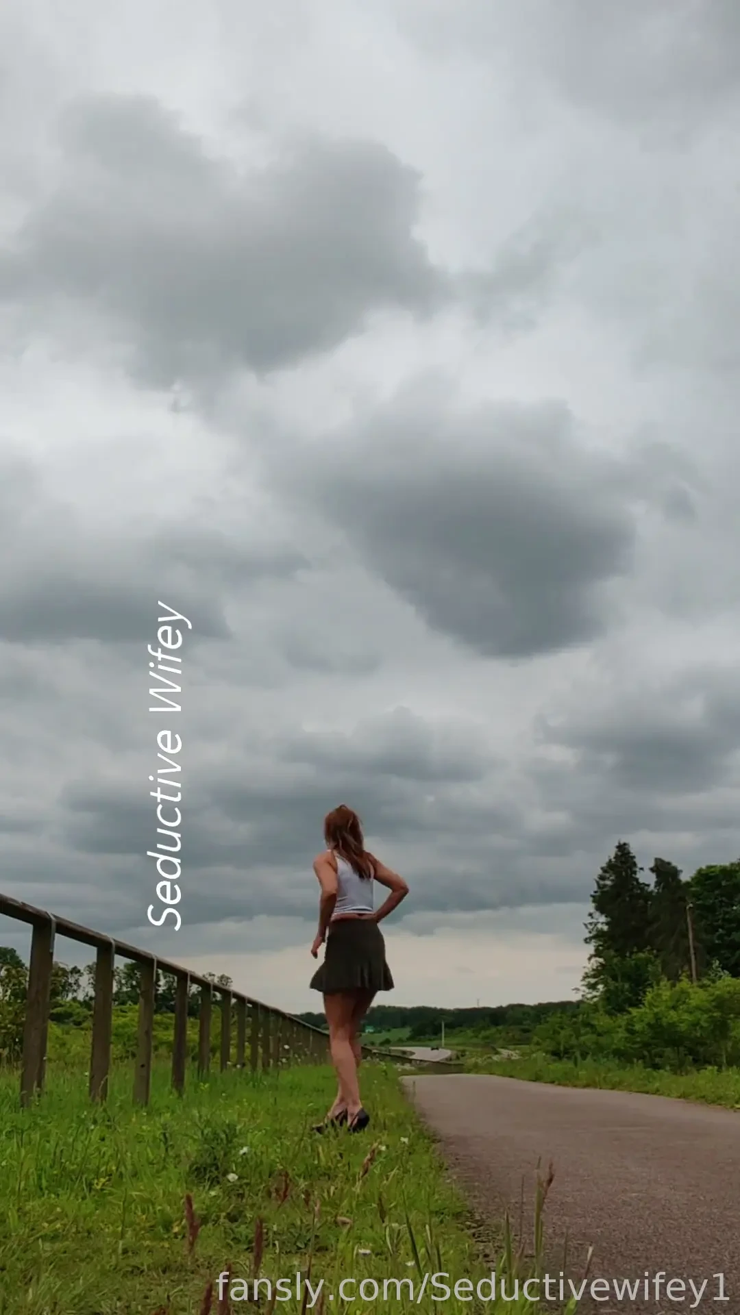 Where are you i m waiting for you milf hornywife naughtywife sexymilf 