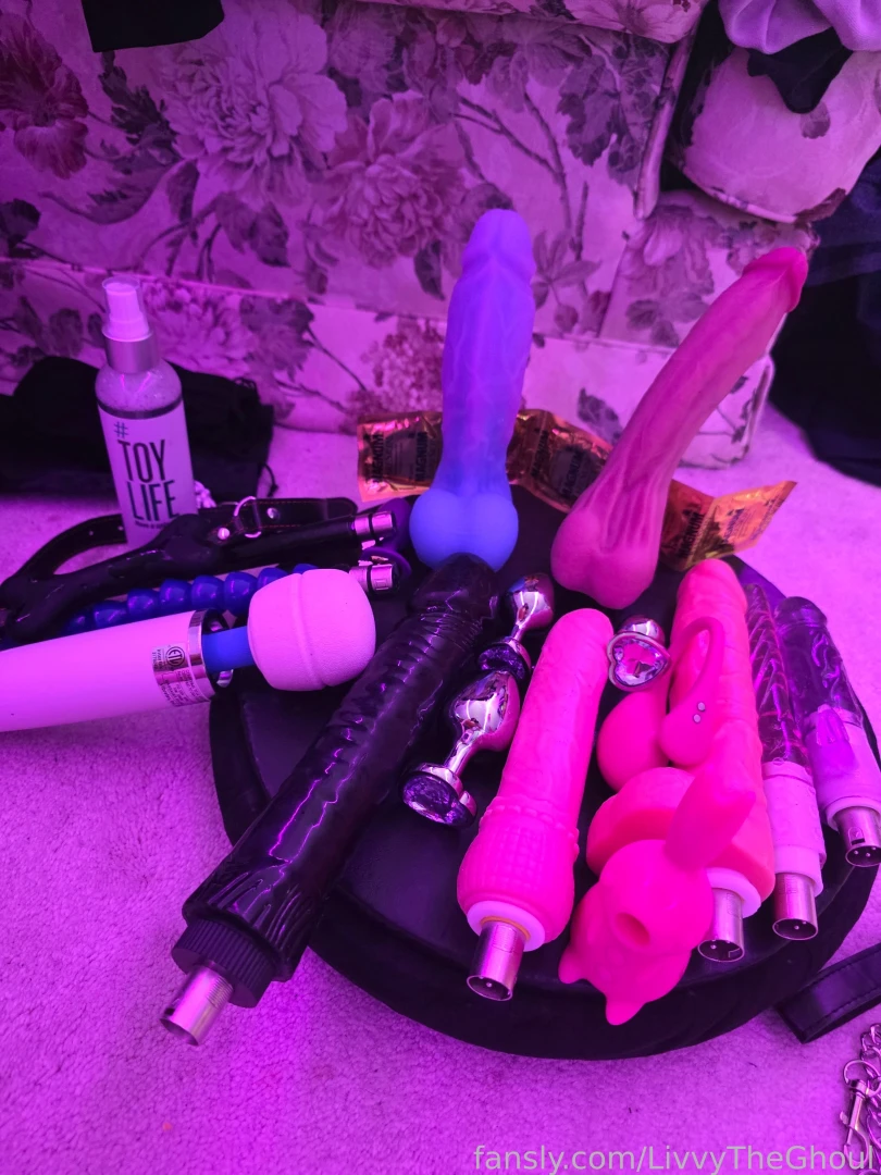 Cleaning my toys for some videos today dildos vibrators buttplugs 