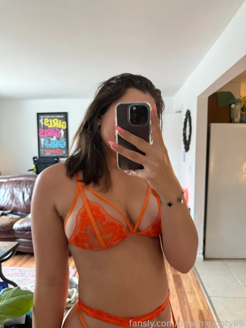 Filling this outfit out a lot better now pawg fyp lingerie bubblebutt 