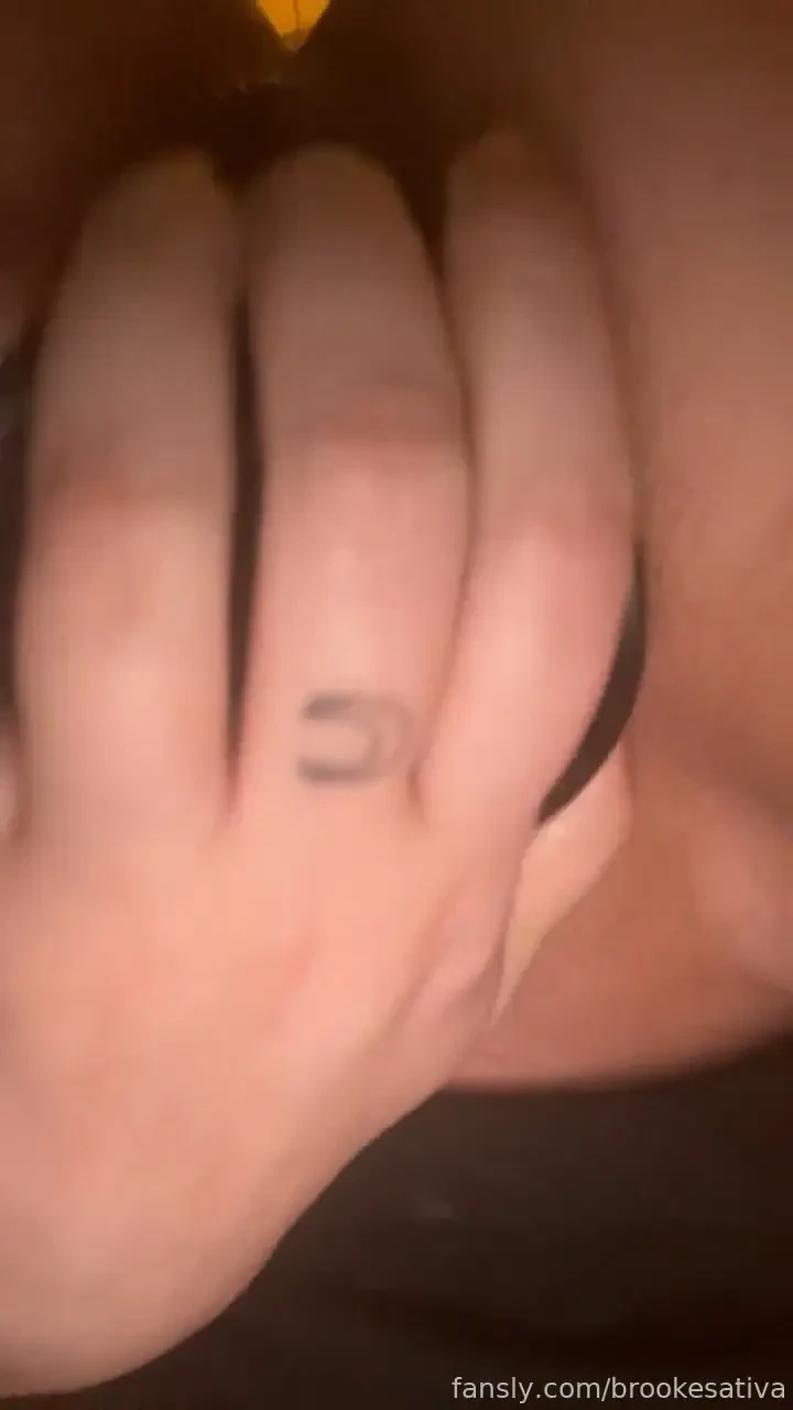 Always stretching my needy cunt gaped loosewhore bucketcunt 