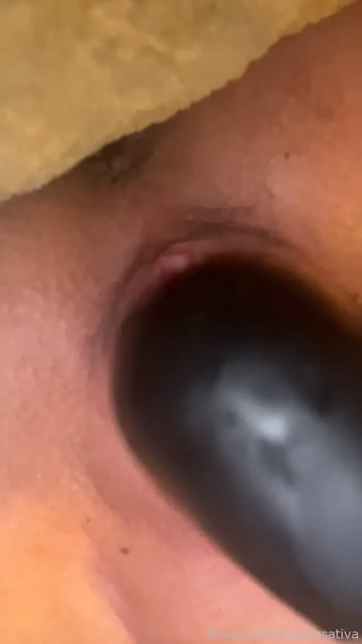 Came soooo fucking hard after being plugged all day gaped loosewhore 
