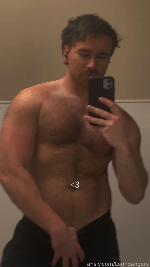 I like to get sweaty gym fitguy fitness hairy thickdick roleplay gay part 1 