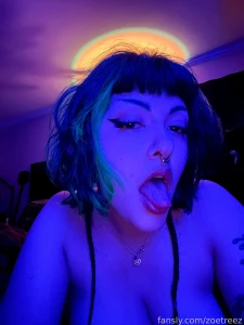 An angel from your nightmares took some really hot pictures in this