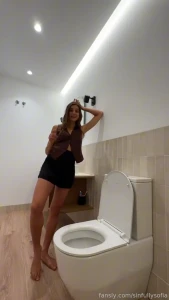 Peeing like a guy volume 5 - standing on a bench and aiming okay so