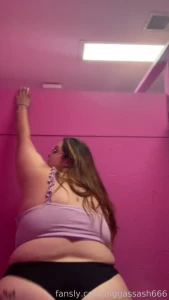 Public play always gets me so hot and horny playing w myself in the part 1