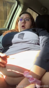 Playing w my pussy in the car is so fun the thrill of possibly getting