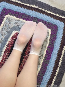 Cutie feet in cutie socks part 2