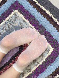 Cutie feet in cutie socks part 3