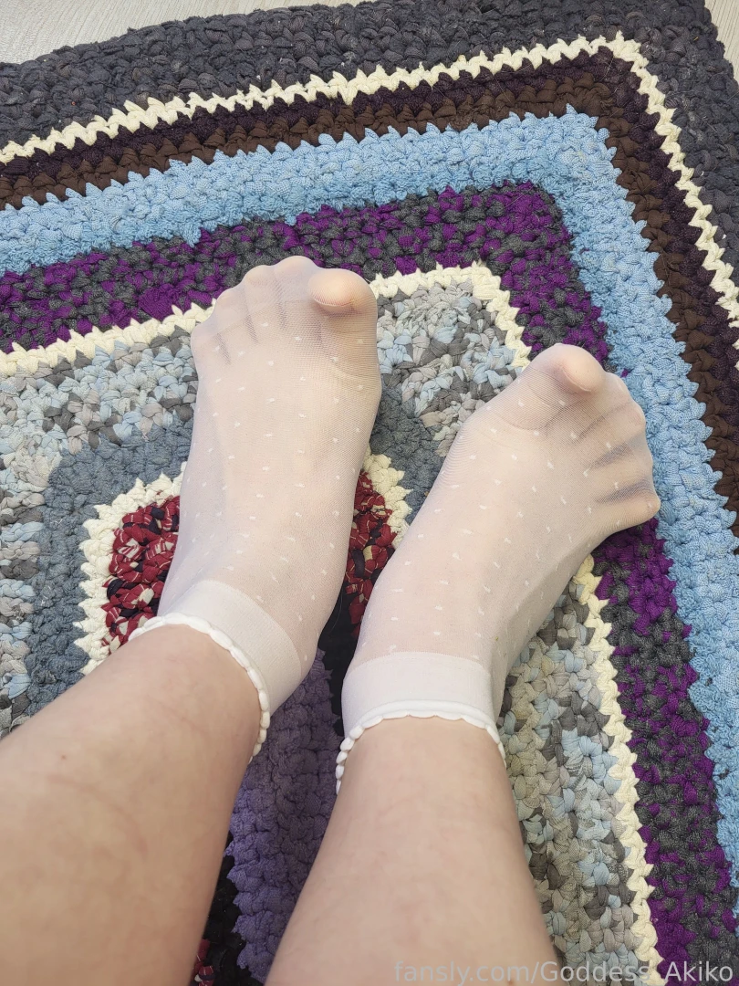 Cutie feet in cutie socks part 1 