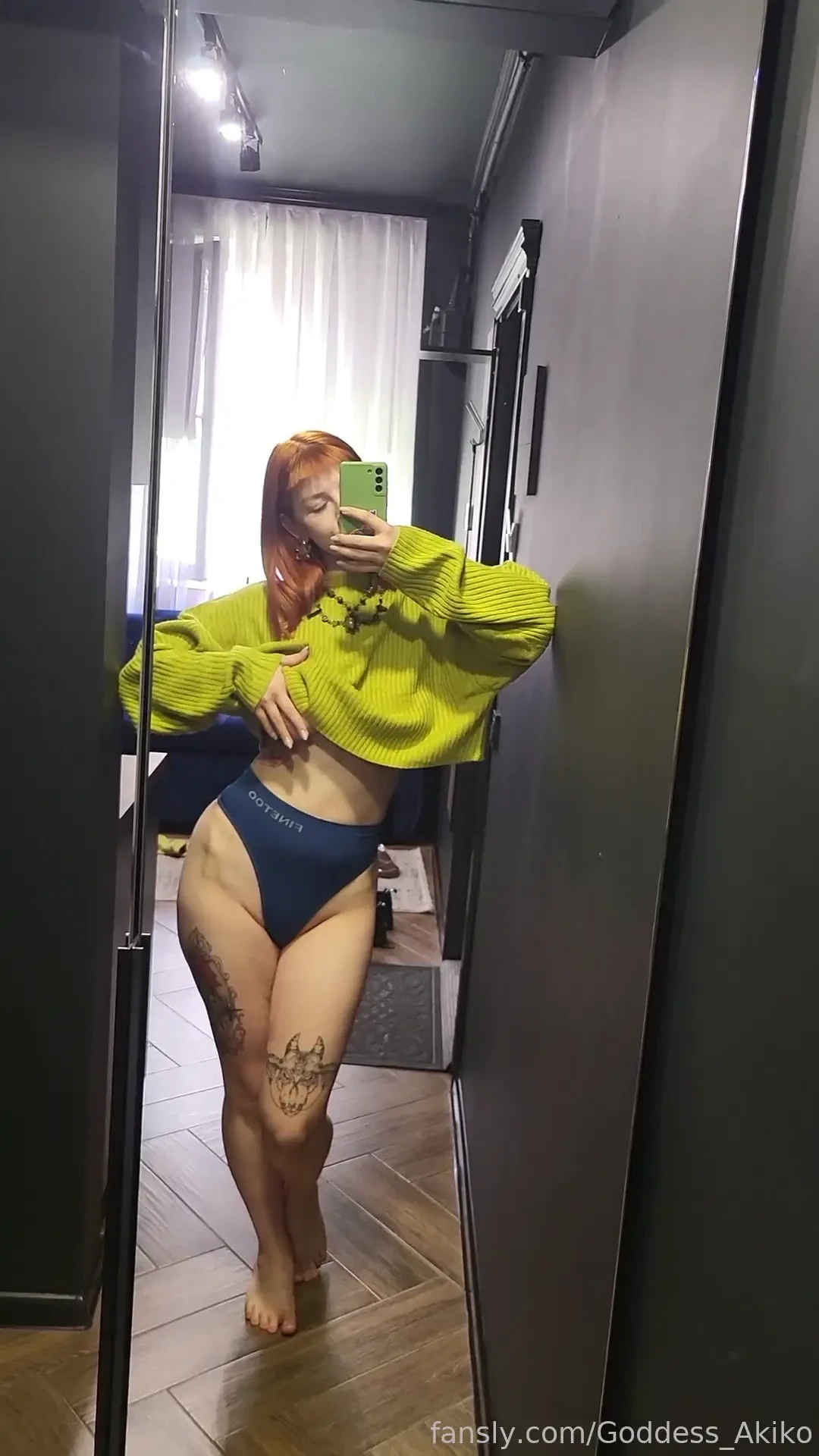 New sexy set i took those pics before making a weird foot mask hahah 