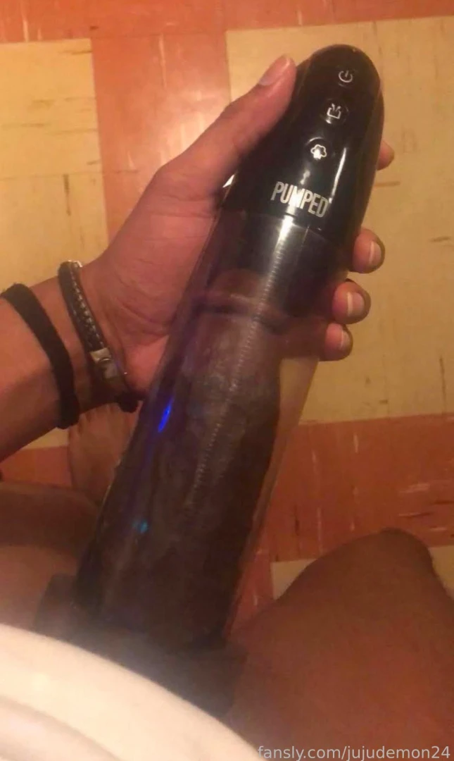 Dick been thick asf who gon take it all u 