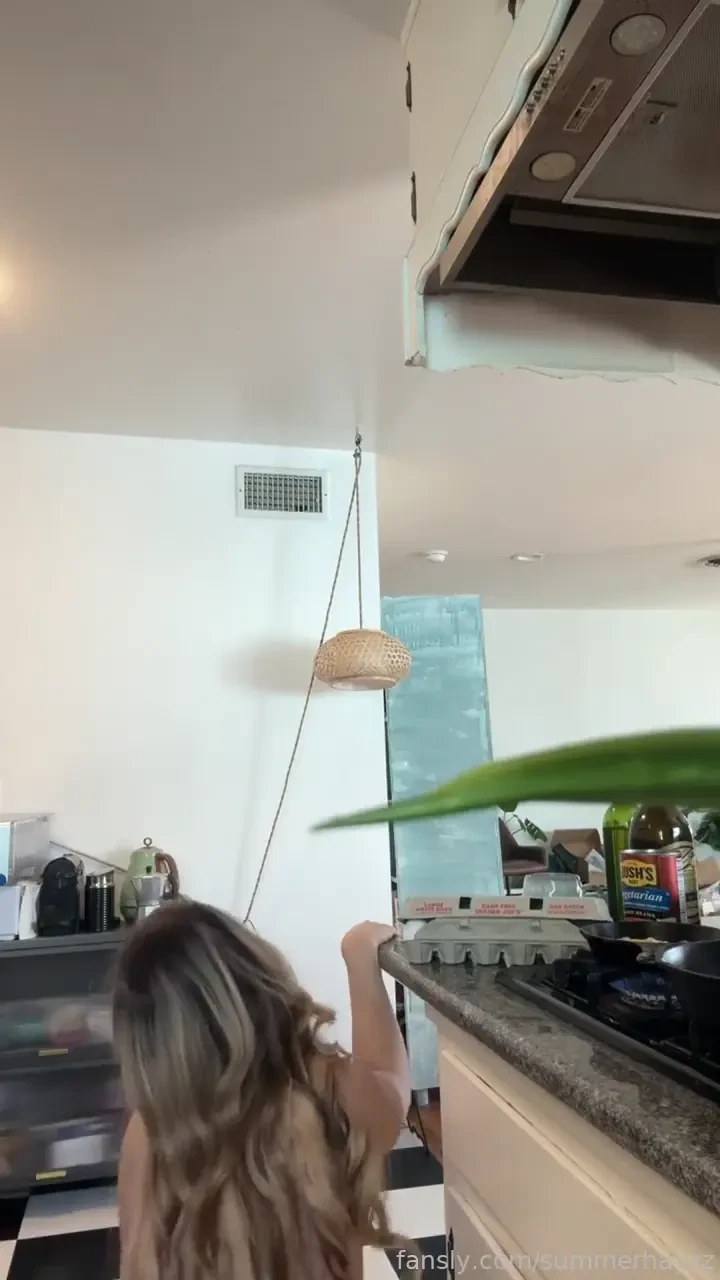 Have breakfast with me dancing in the kitchen talking about mayo 