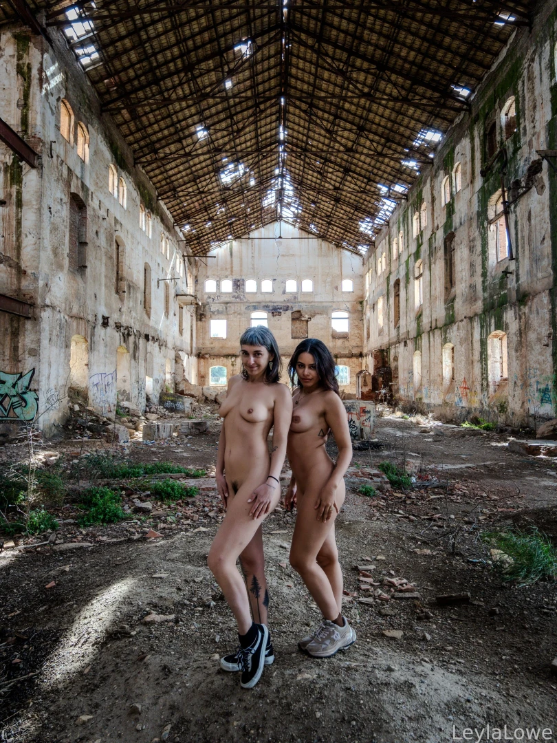 Photoset with mar in an abandoned house in the middle of some town in part 3 