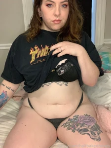 A little soft tummy for your monday pleasure