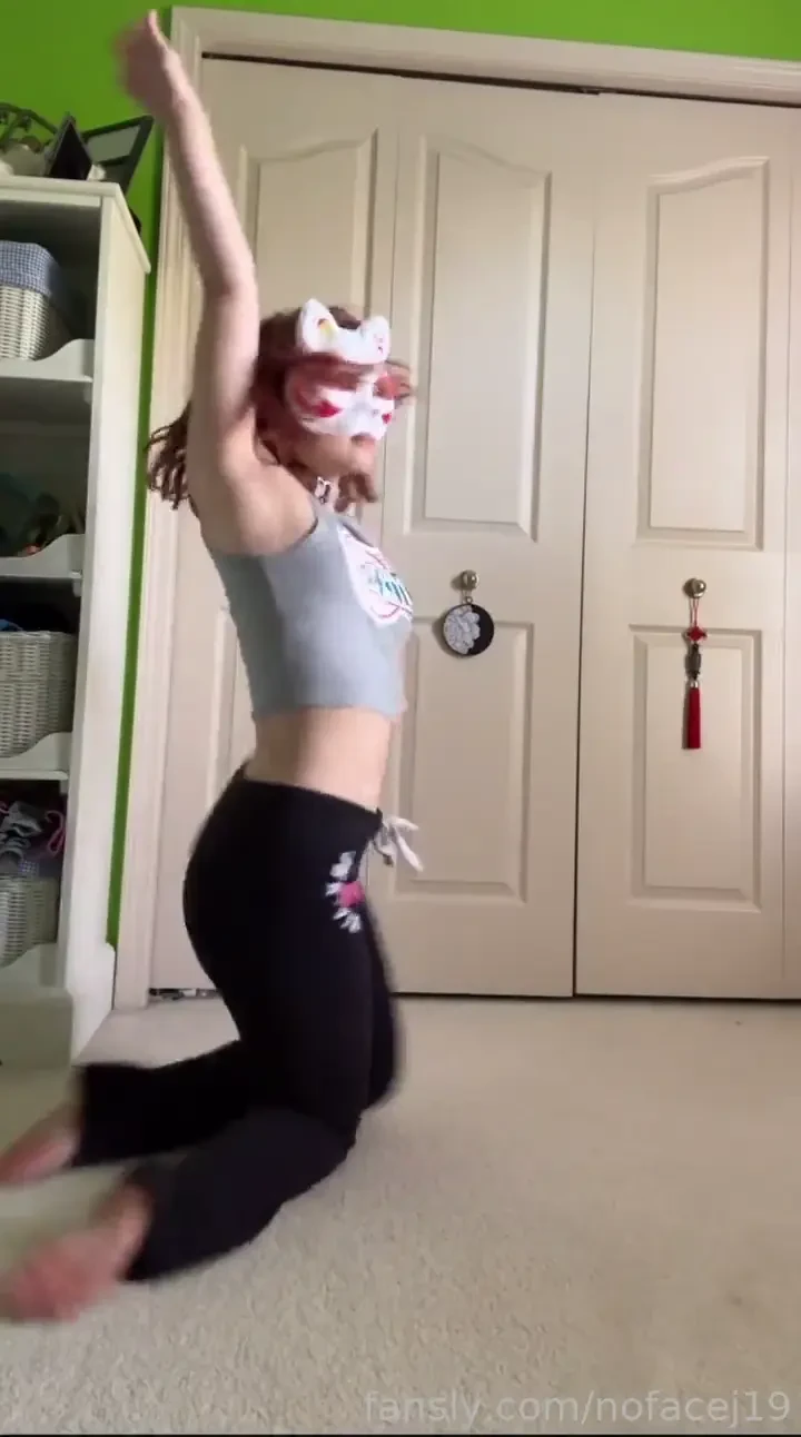 Give it to me daddy flexible yoga ass booty asian 