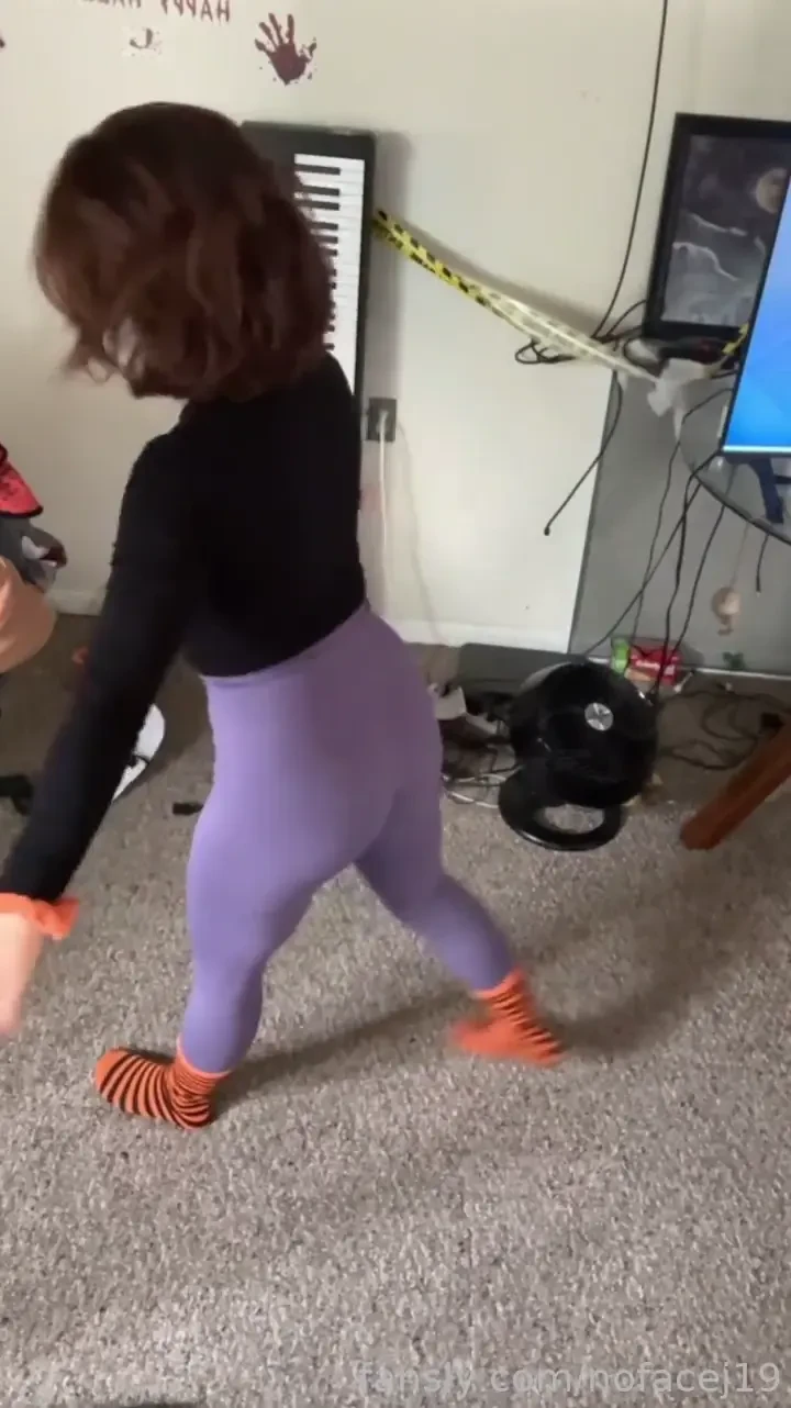 Splits challenge flexible flexibility yoga leggings ass 